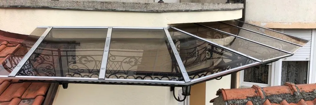 Nadstrešnica za parking mesto